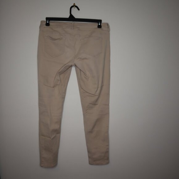 Maurices Khaki Jeggings, Size Large, Regular Length - Picture 2 of 4